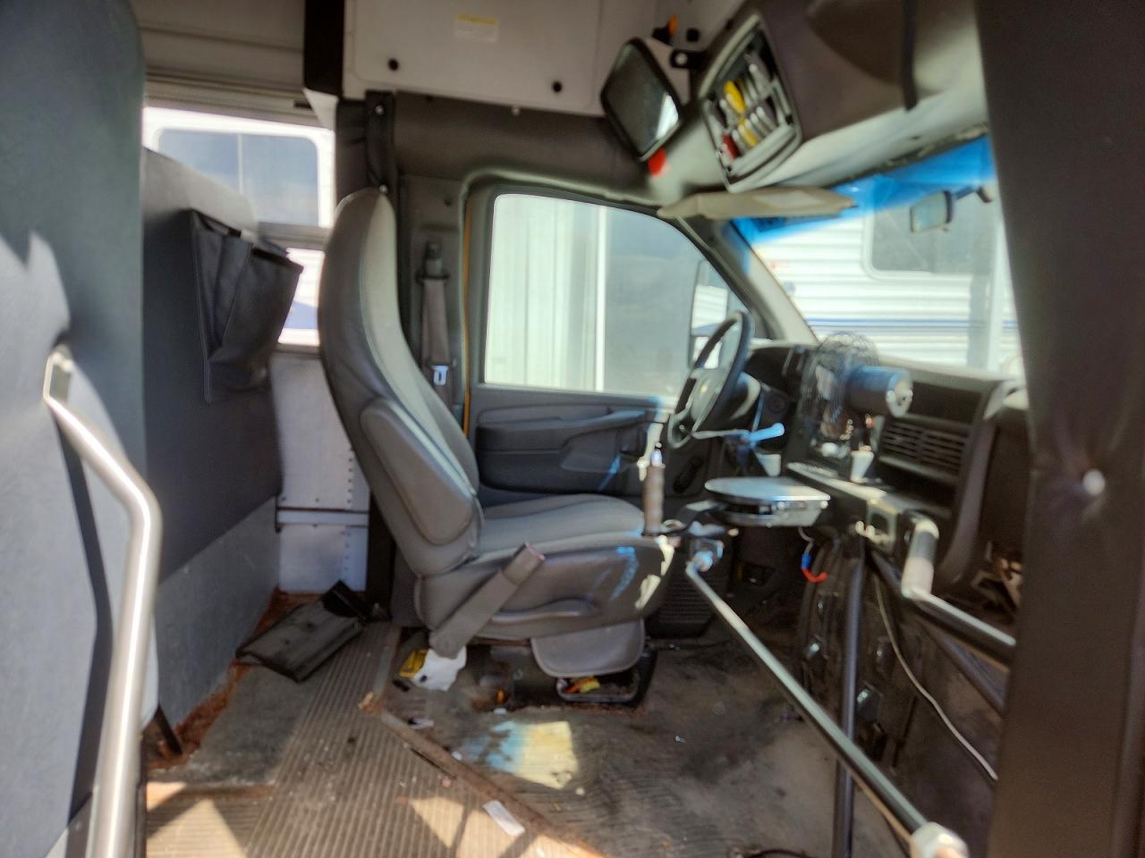 2012 CHEVROLET Express 3500