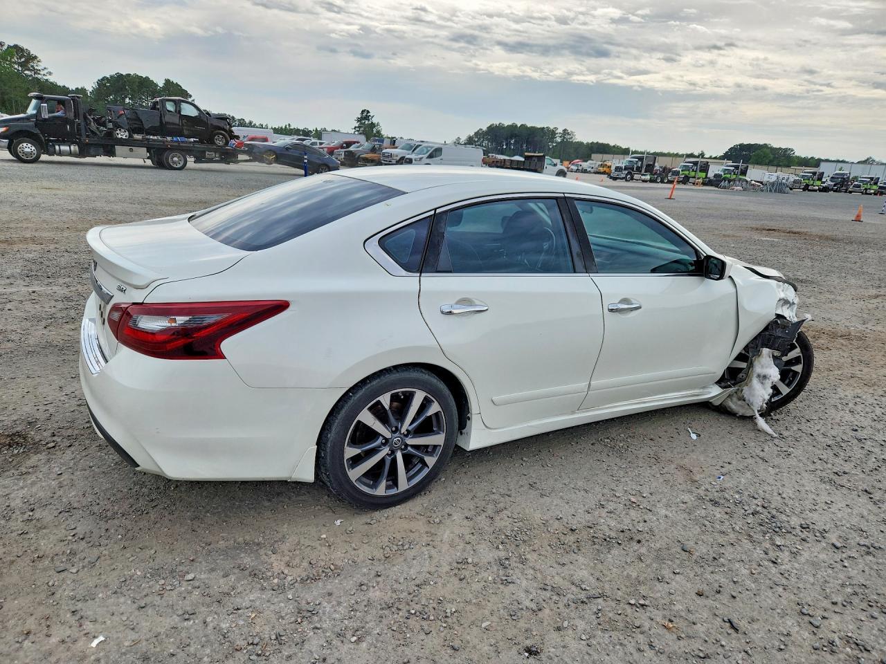 2017 NISSAN ALTIMA