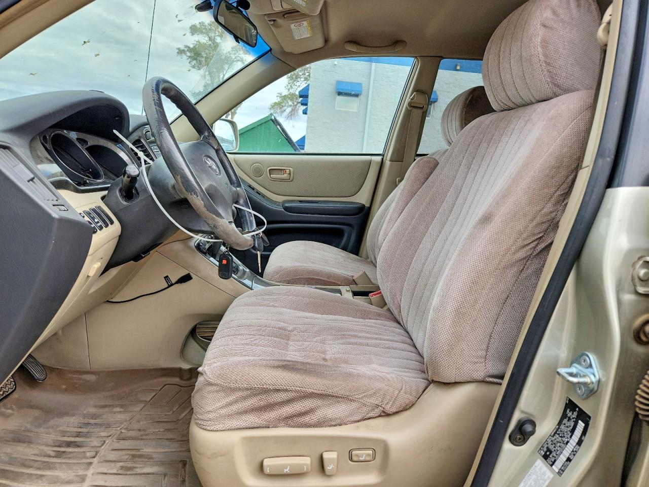2003 TOYOTA HIGHLANDER