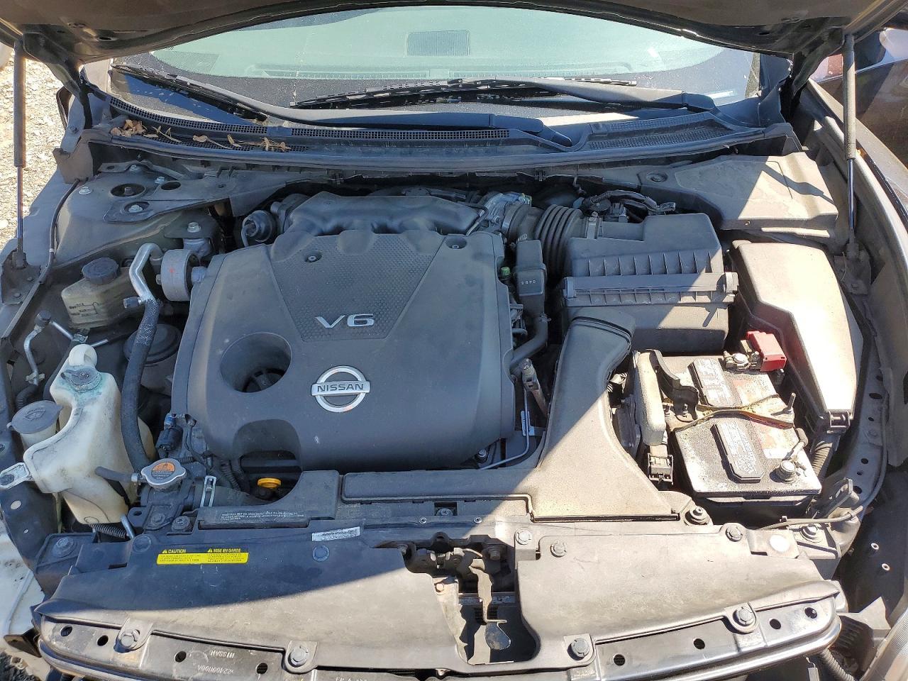 2010 NISSAN Maxima