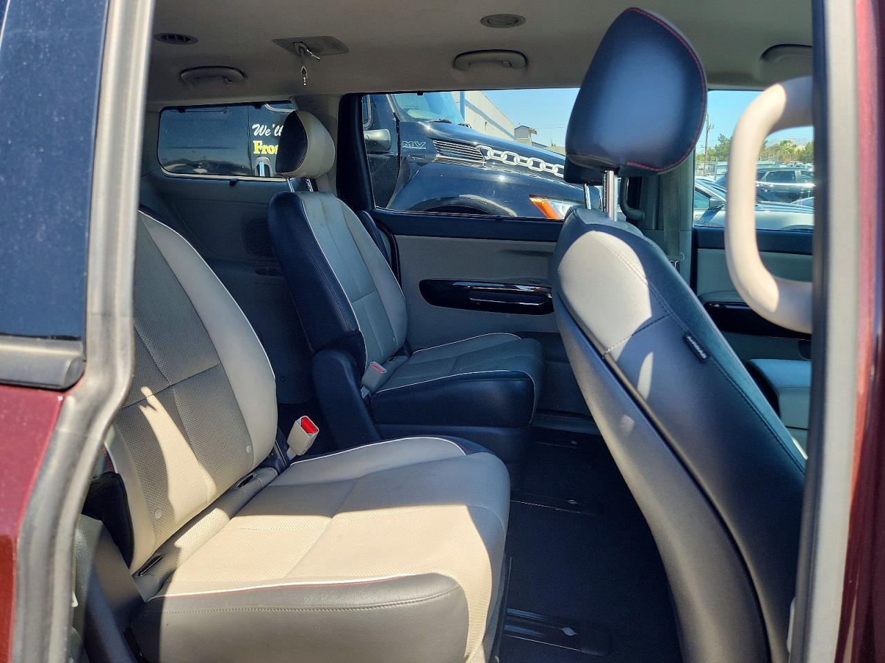 2015 KIA SEDONA