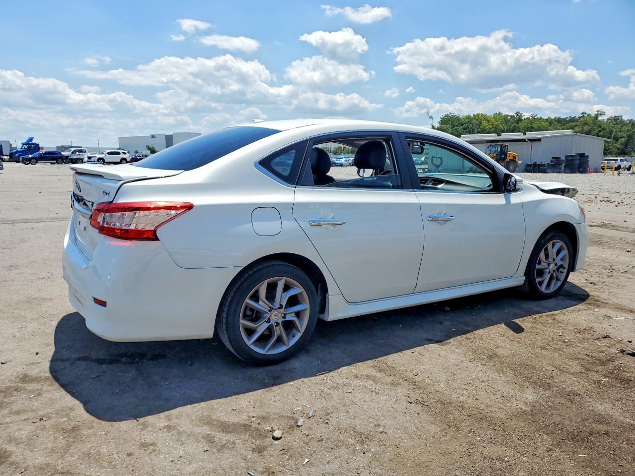 2015 NISSAN SENTRA