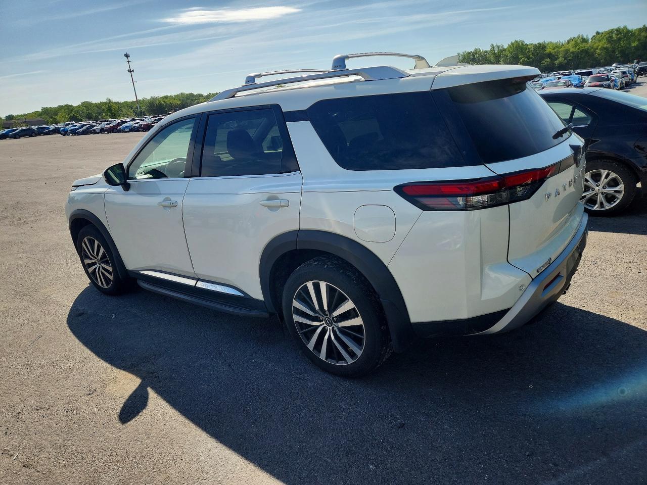 2022 NISSAN PATHFINDER