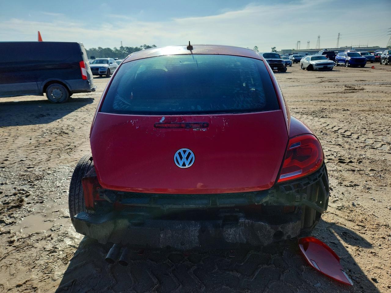 2012 VOLKSWAGEN Beetle