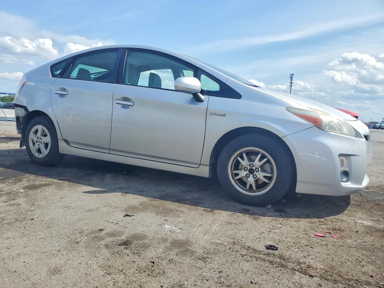 2011 TOYOTA PRIUS