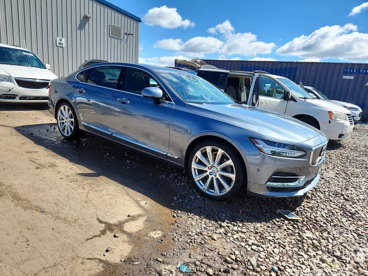 2018 VOLVO S90