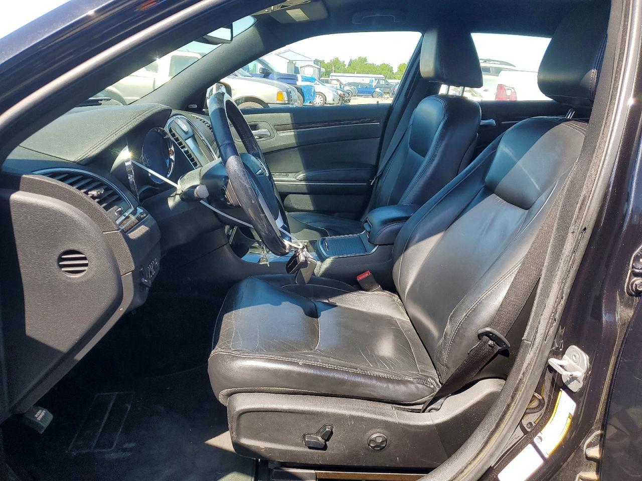 2011 CHRYSLER 300