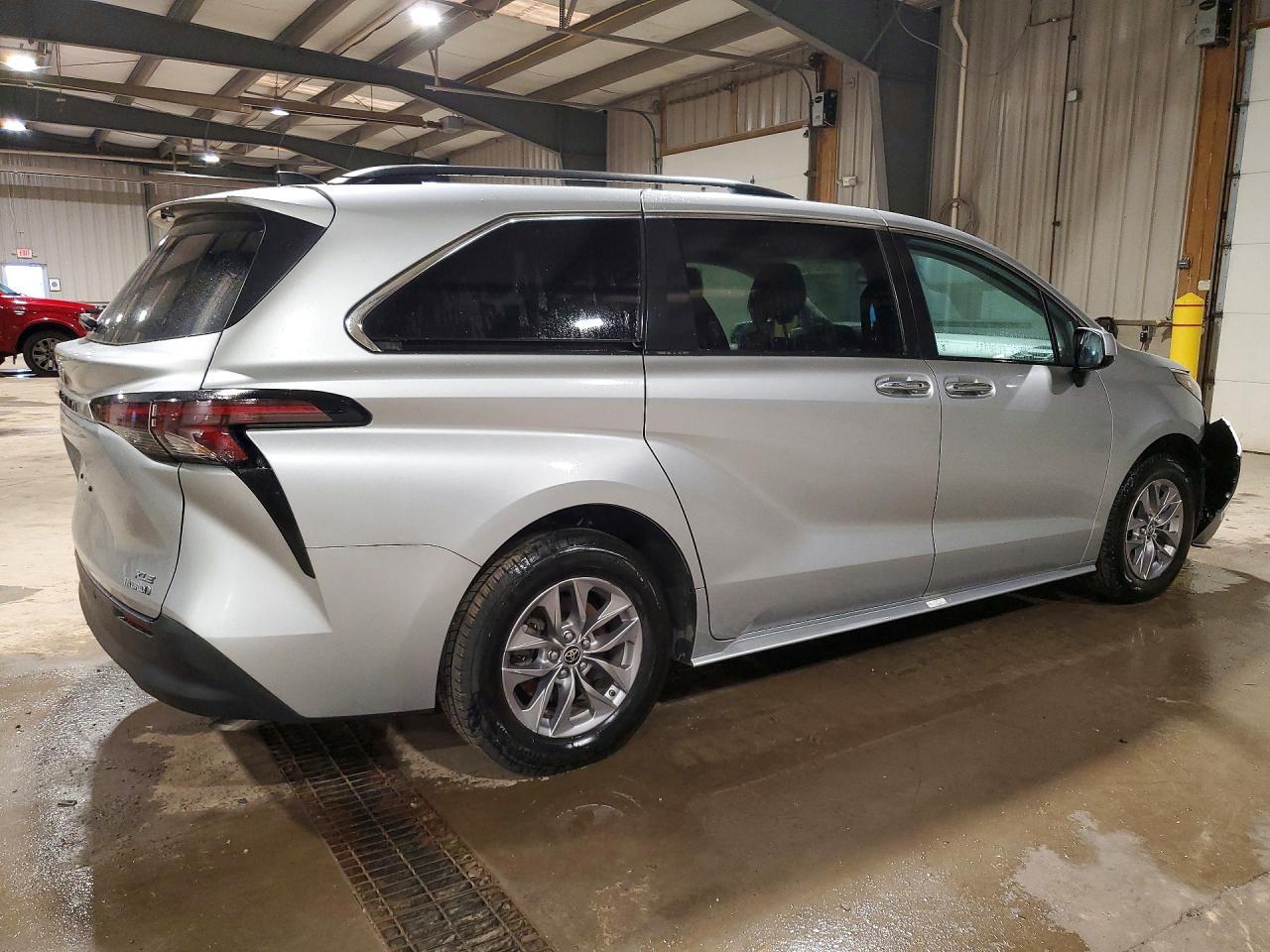 2023 TOYOTA SIENNA