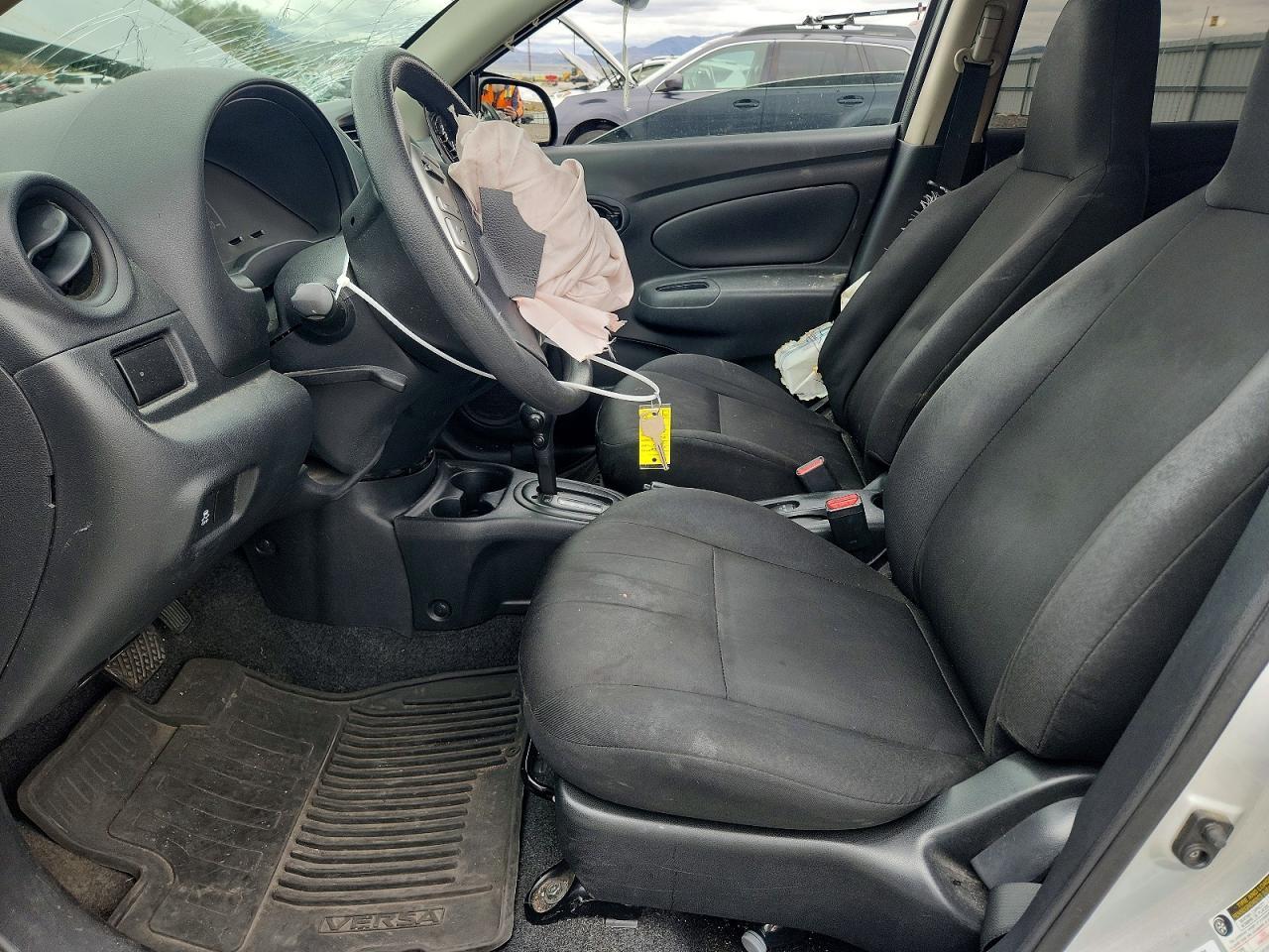 2015 NISSAN VERSA