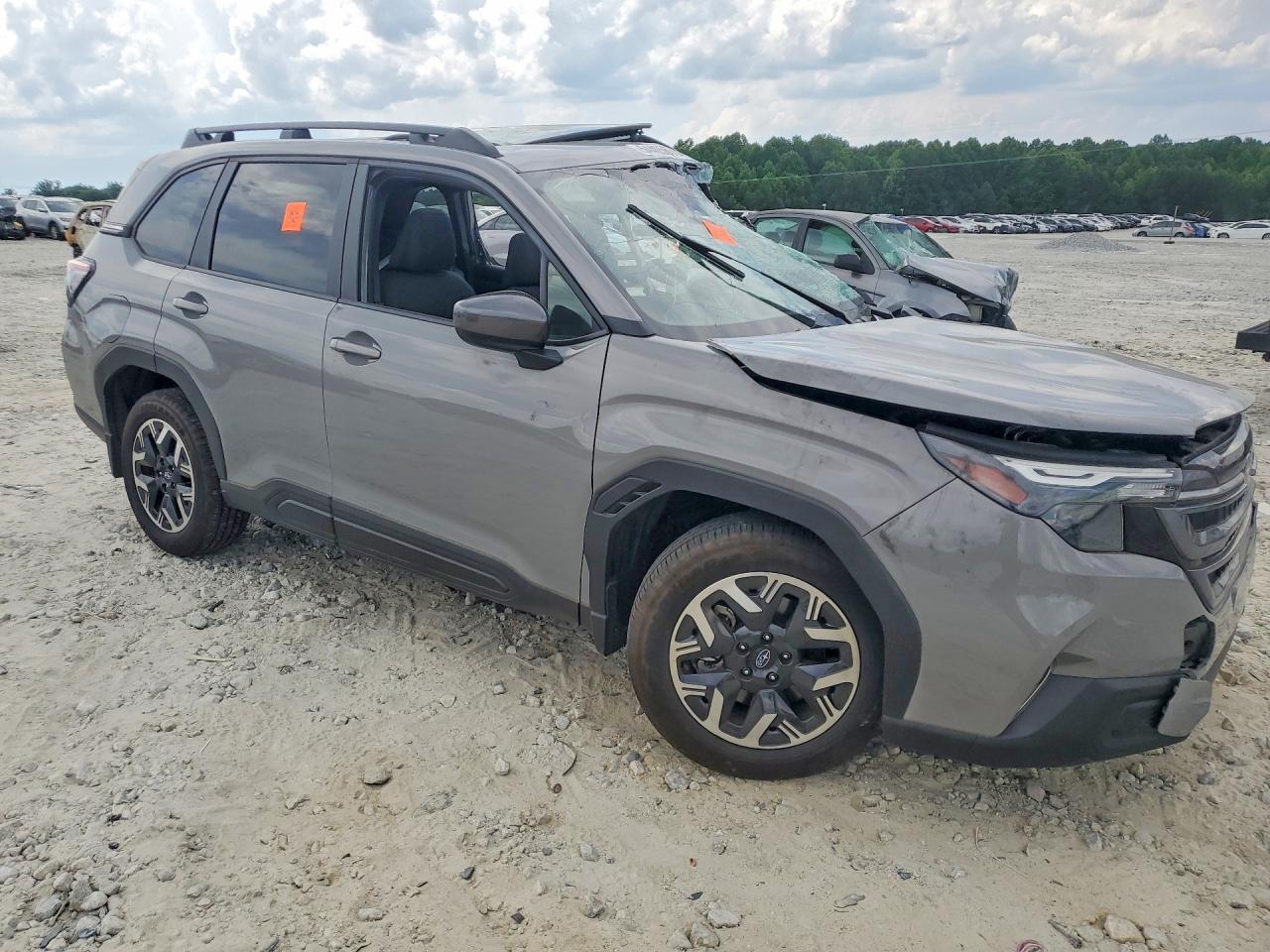 2025 SUBARU FORESTER