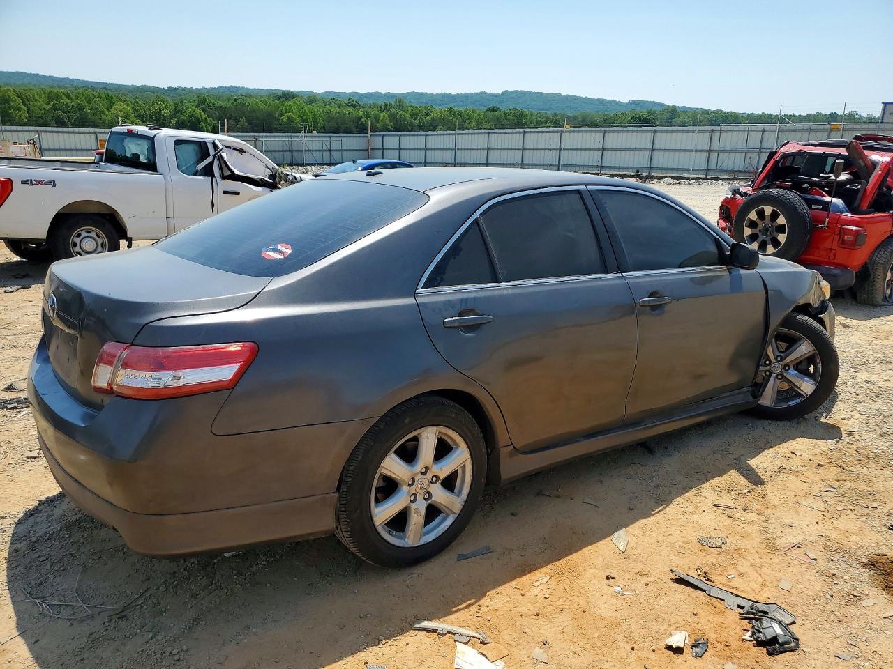 2011 TOYOTA CAMRY