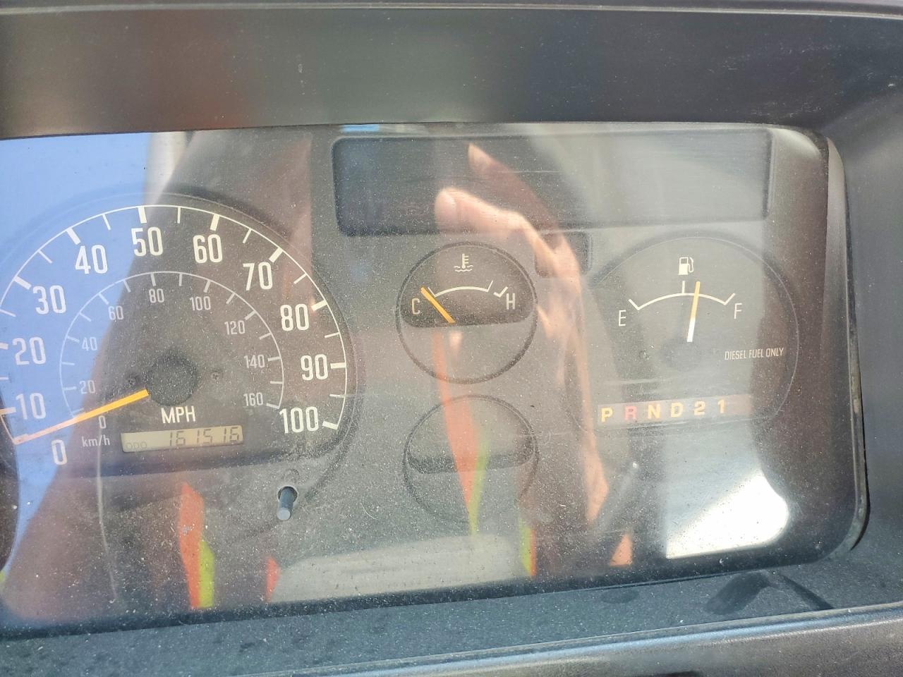 2004 ISUZU NPR