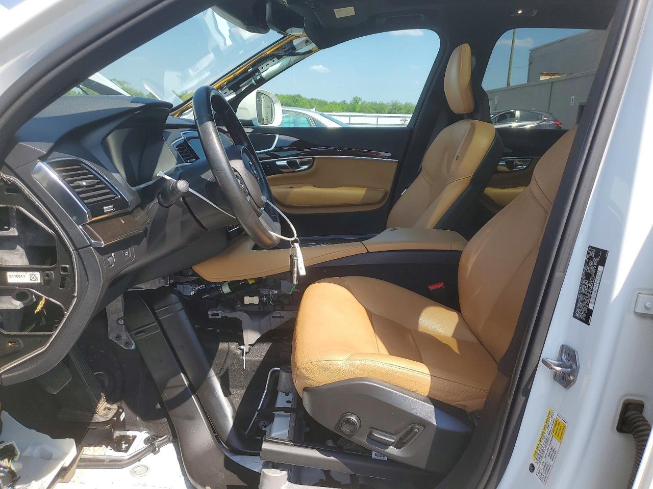 2017 VOLVO XC90