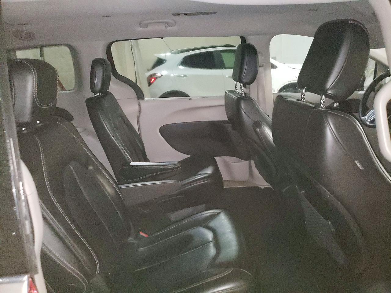 2021 CHRYSLER Voyager