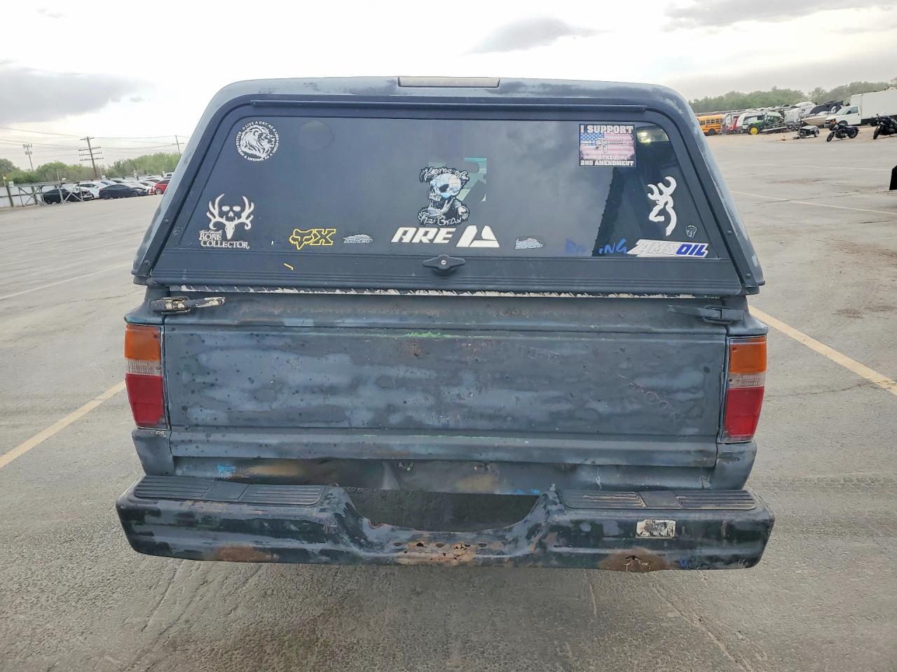 1988 TOYOTA Pickup