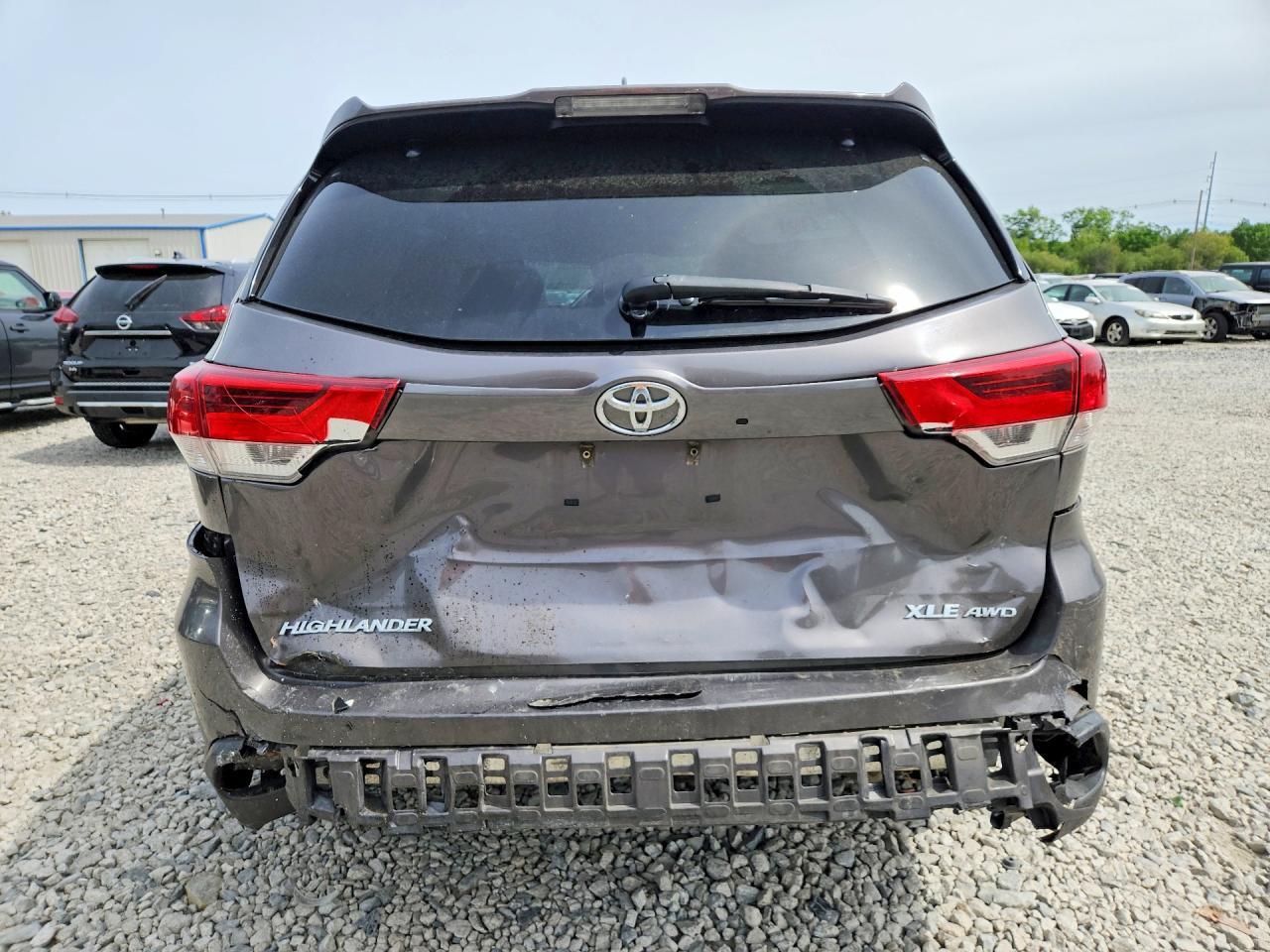 2017 TOYOTA HIGHLANDER
