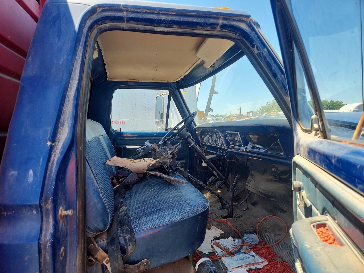 1976 FORD F700
