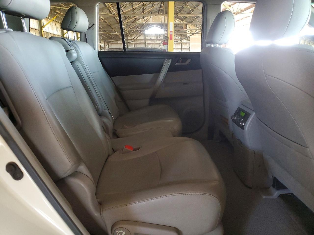 2010 TOYOTA HIGHLANDER