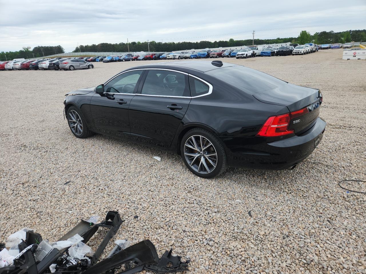 2018 VOLVO S90
