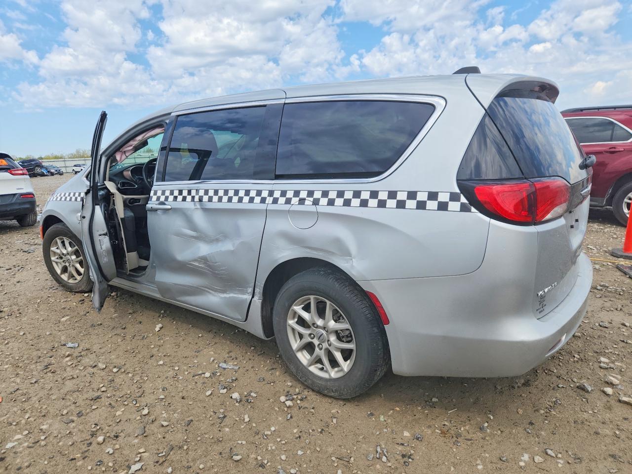2023 CHRYSLER Voyager