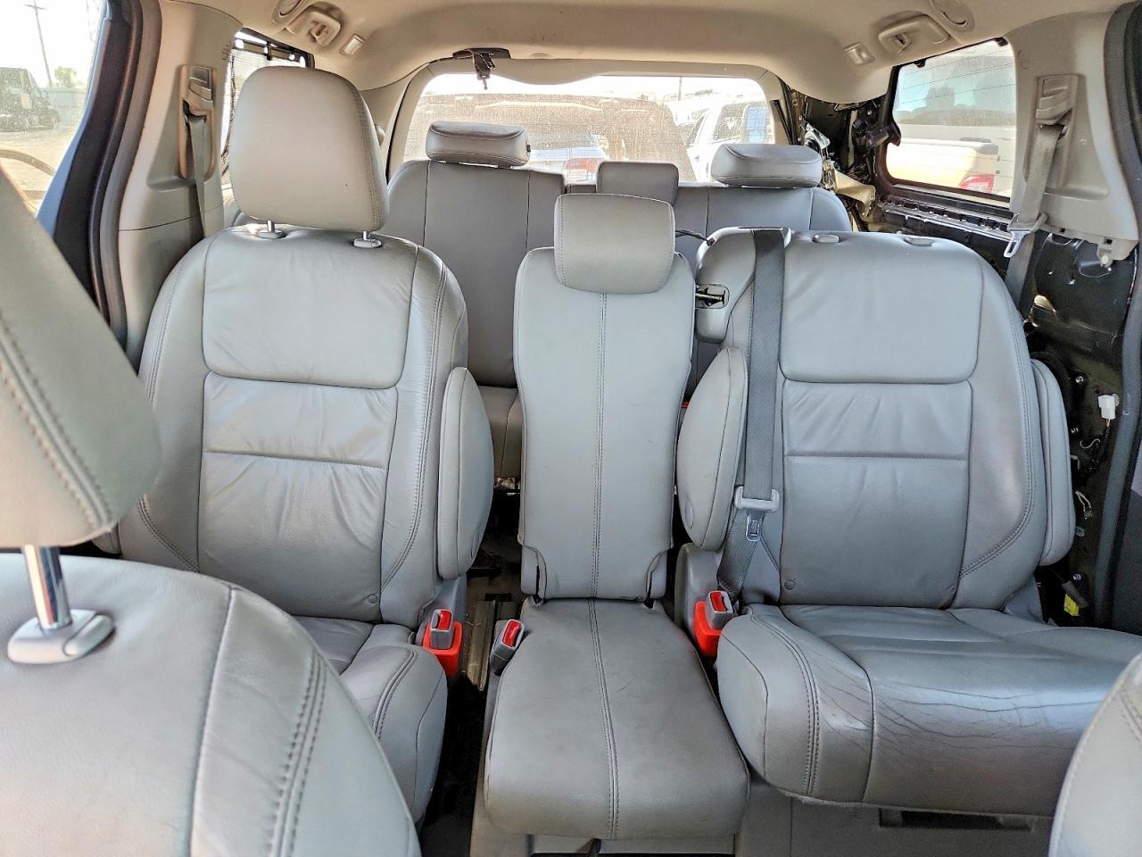 2017 TOYOTA SIENNA