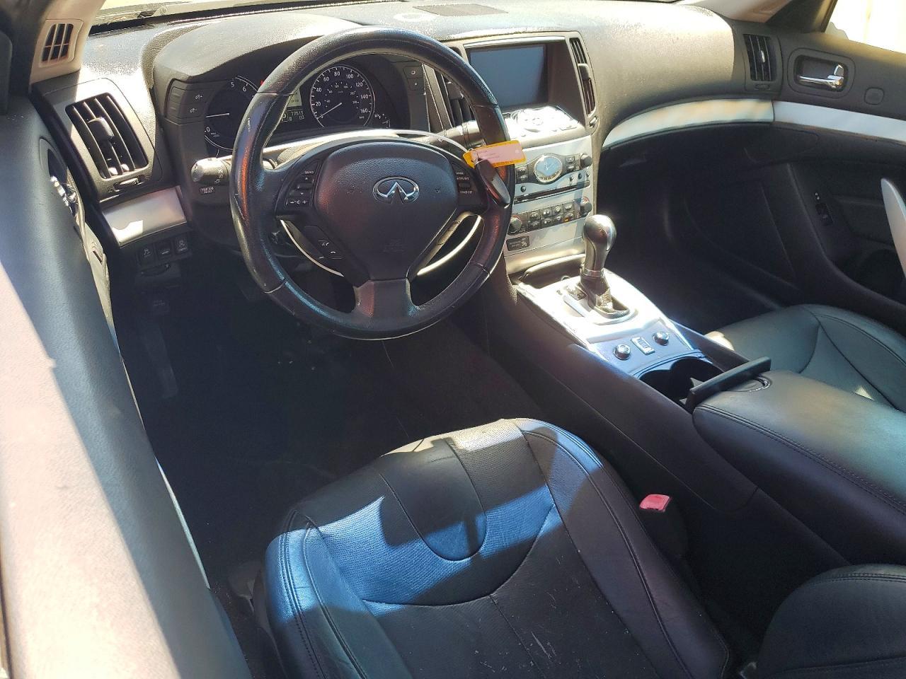 2011 INFINITI G37