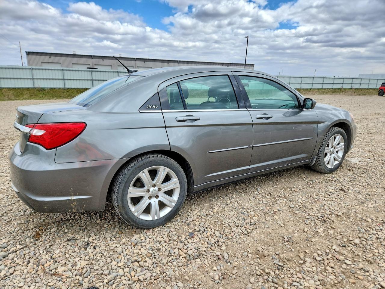 2013 CHRYSLER 200
