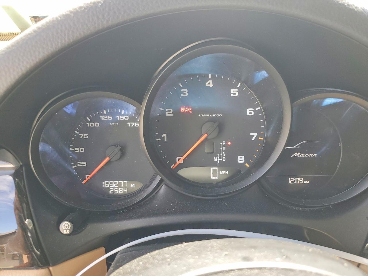 2017 PORSCHE Macan