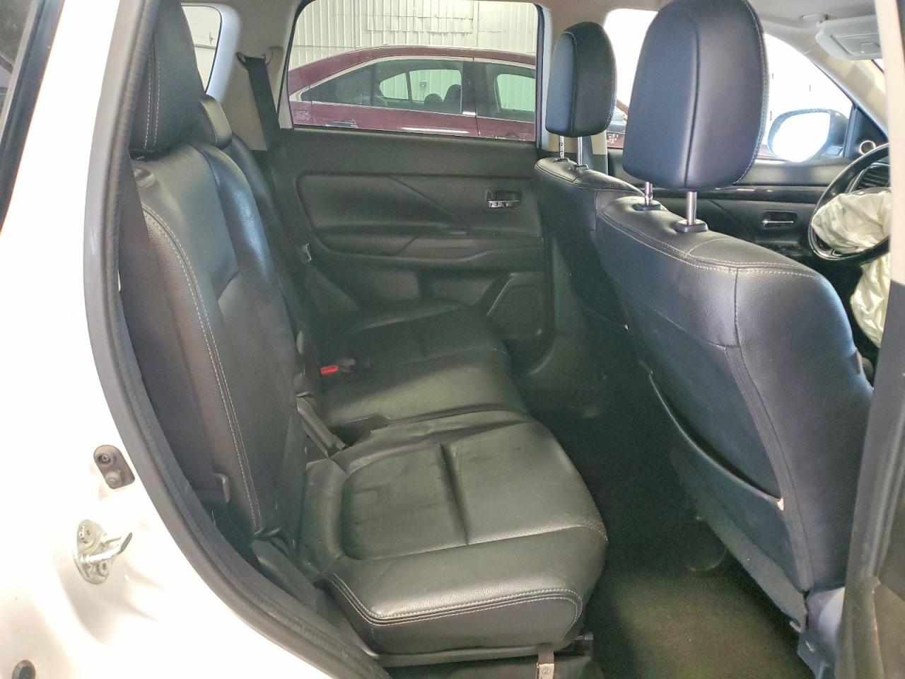 2016 MITSUBISHI outlander
