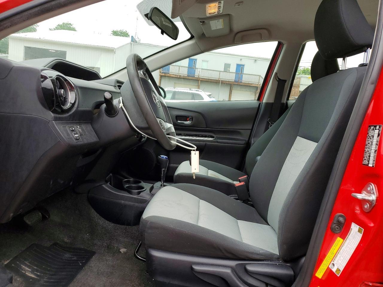 2016 TOYOTA Prius c