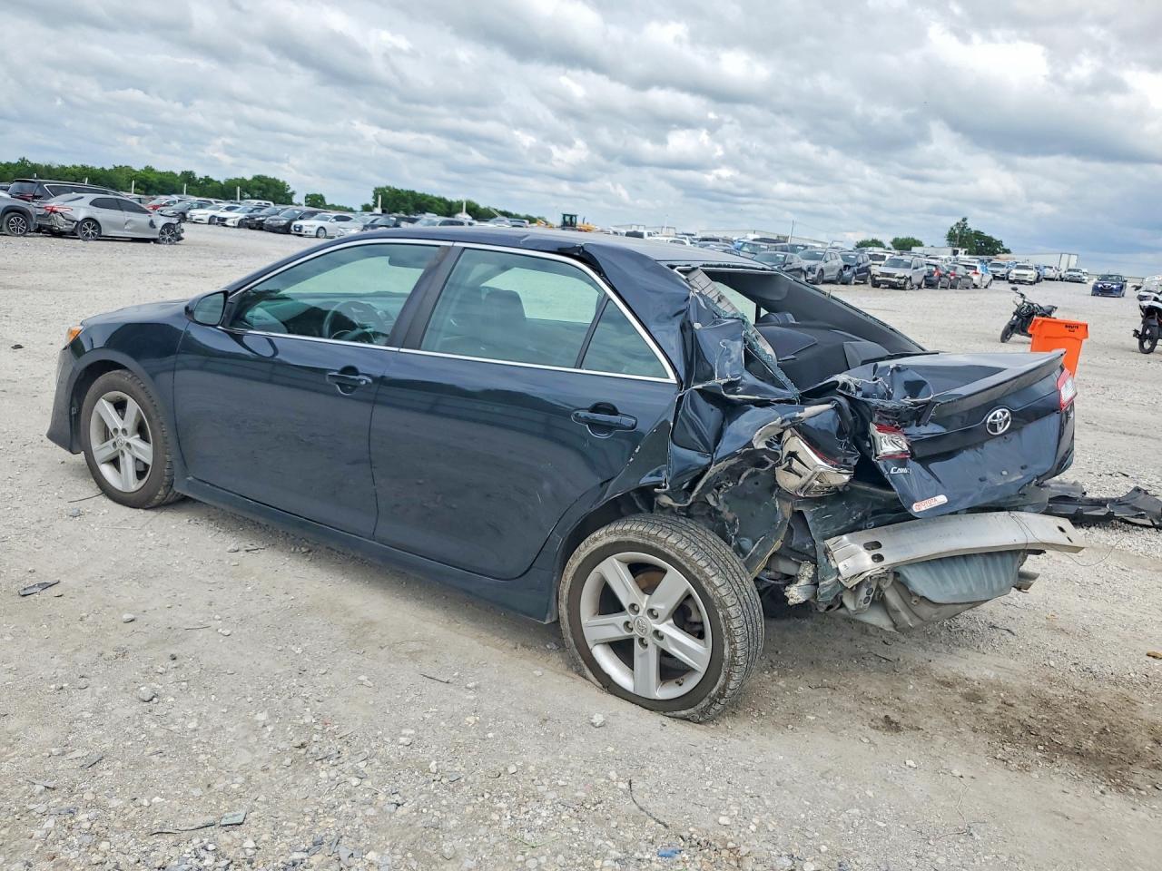 2014 TOYOTA CAMRY