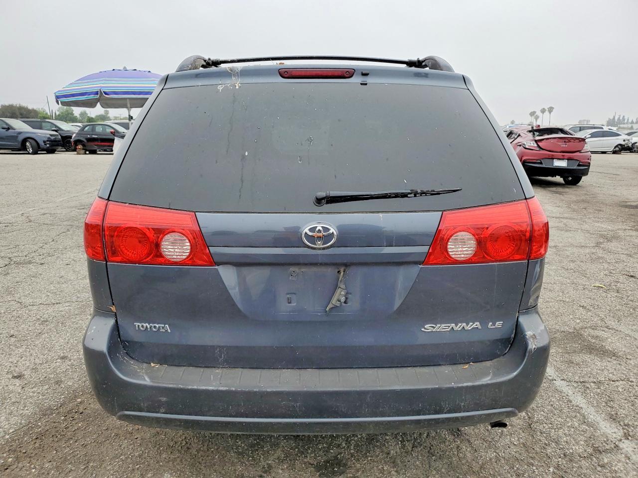 2009 TOYOTA SIENNA