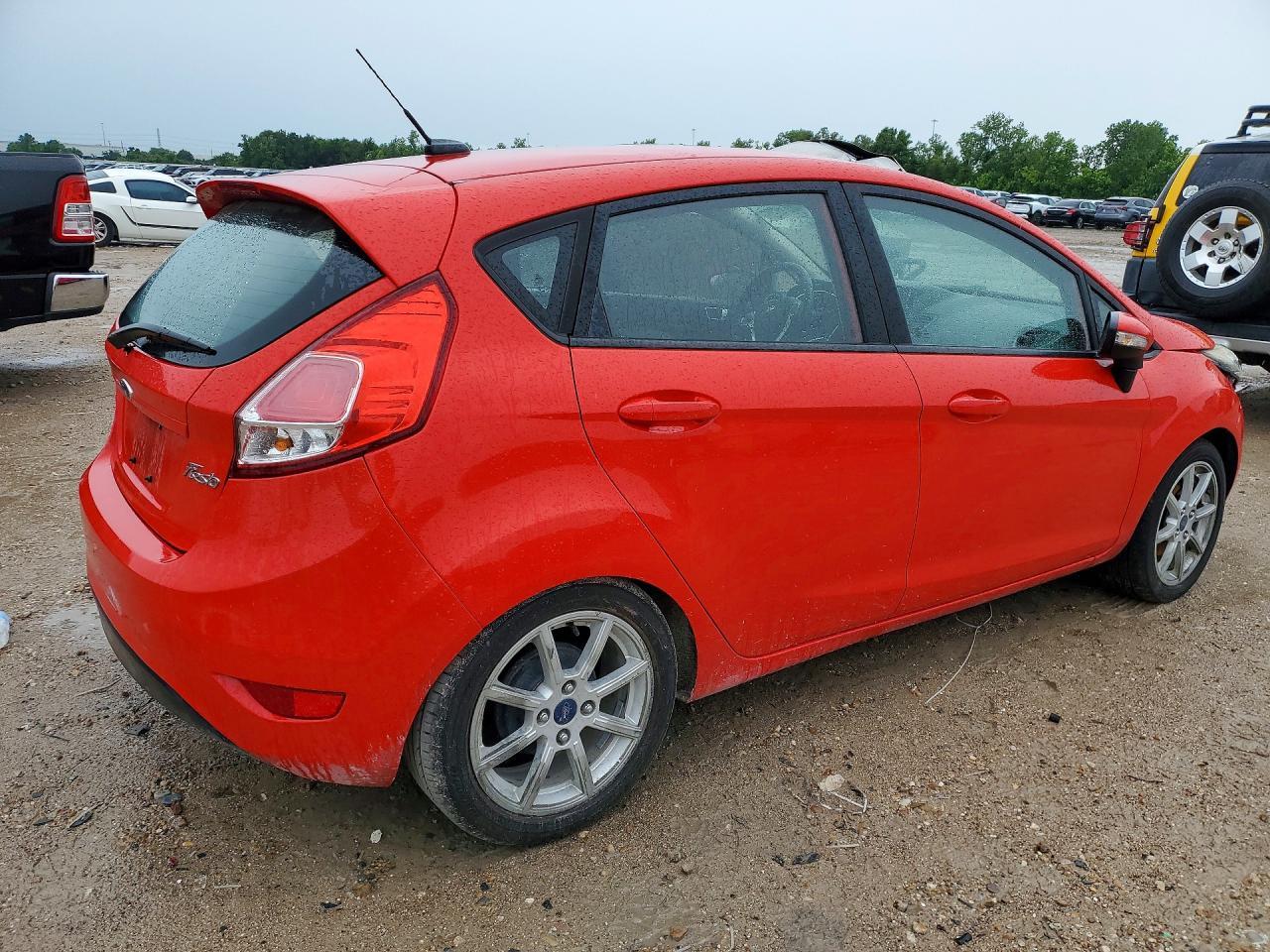 2015 FORD Fiesta