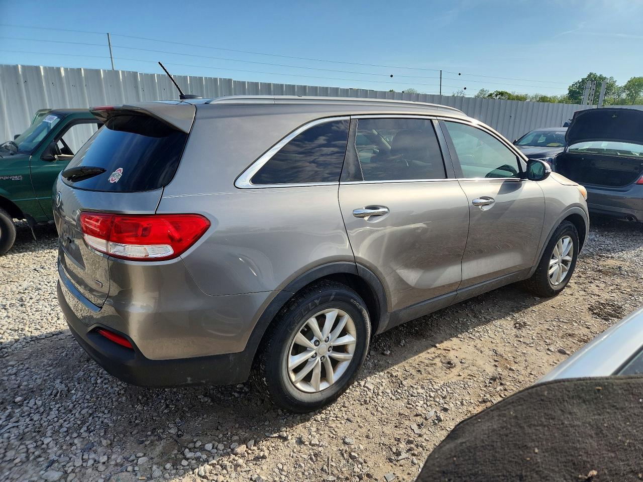 2016 KIA SORENTO