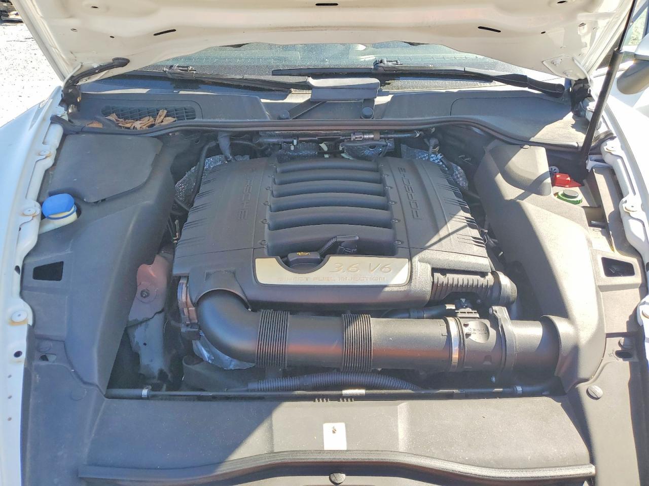 2014 PORSCHE CAYENNE