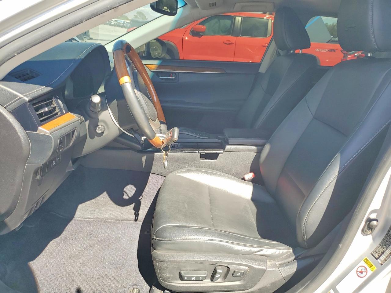 2013 LEXUS ES 300H