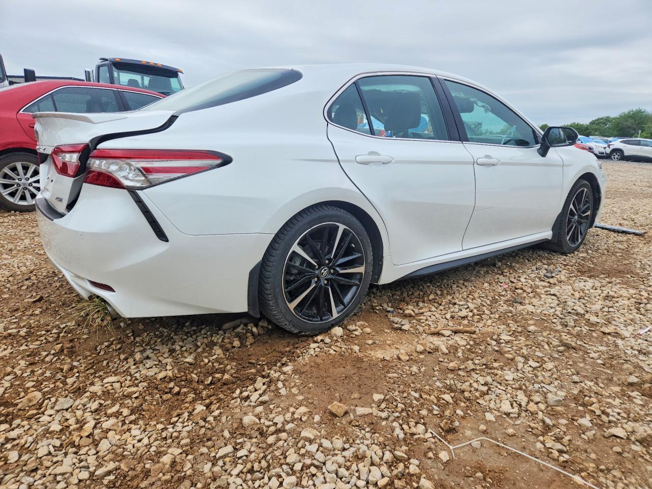2018 TOYOTA CAMRY