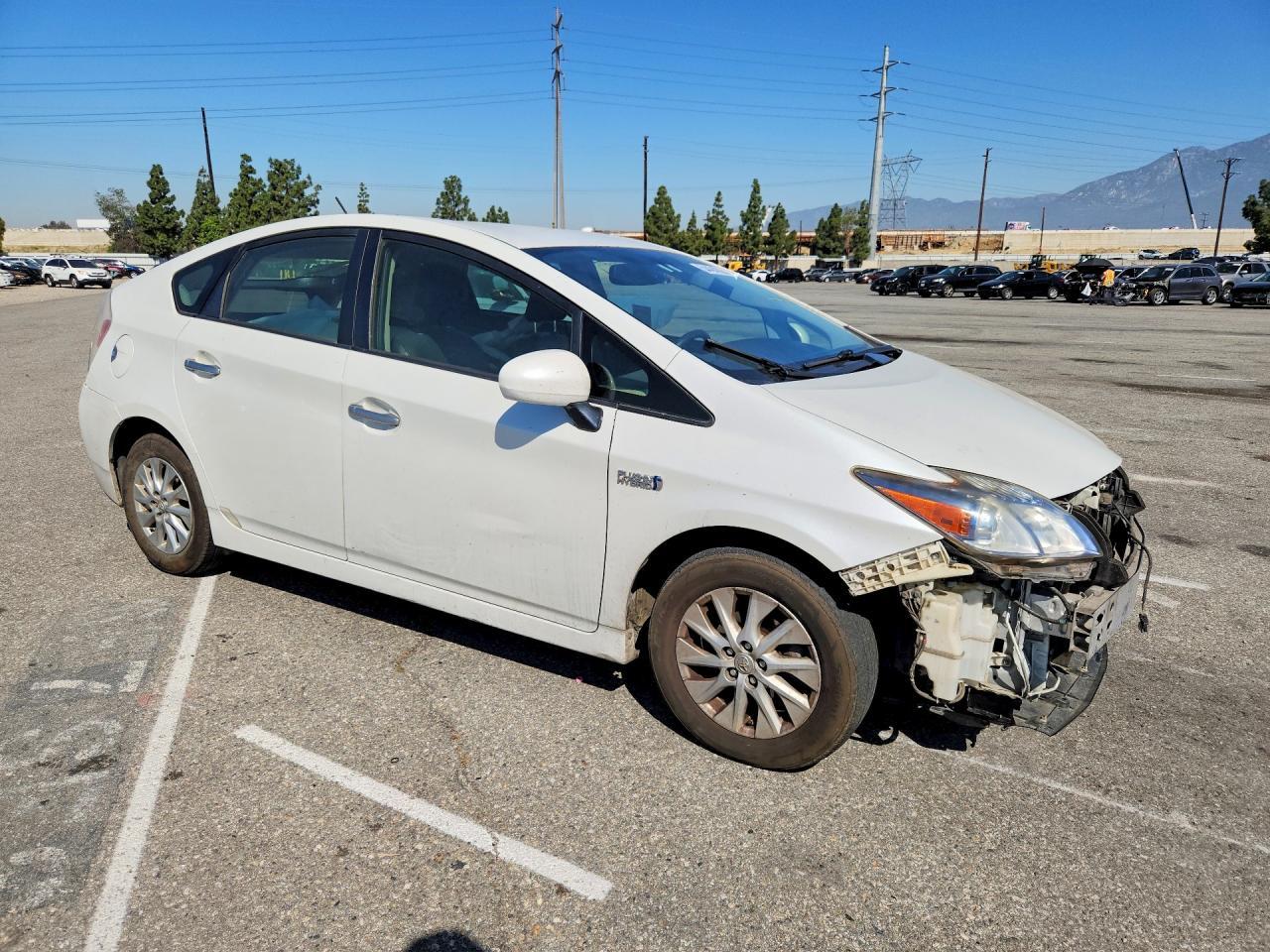 2015 TOYOTA Prius Plug-In