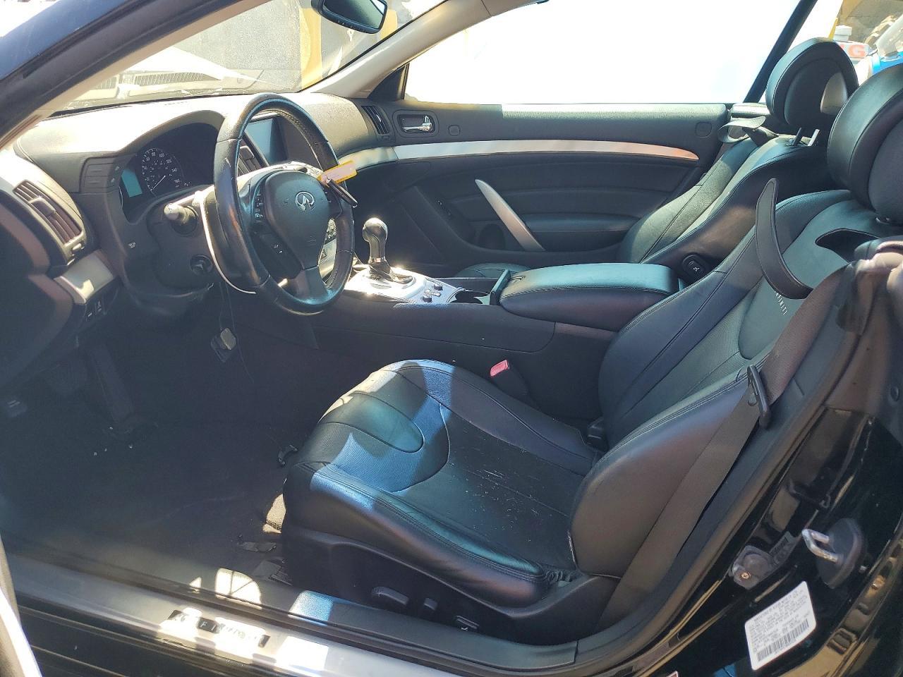 2011 INFINITI G37