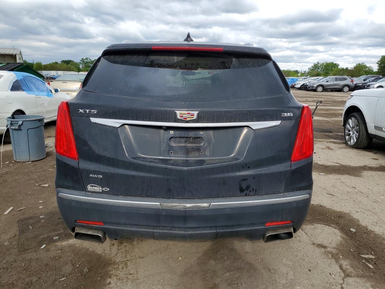 2017 CADILLAC XT5