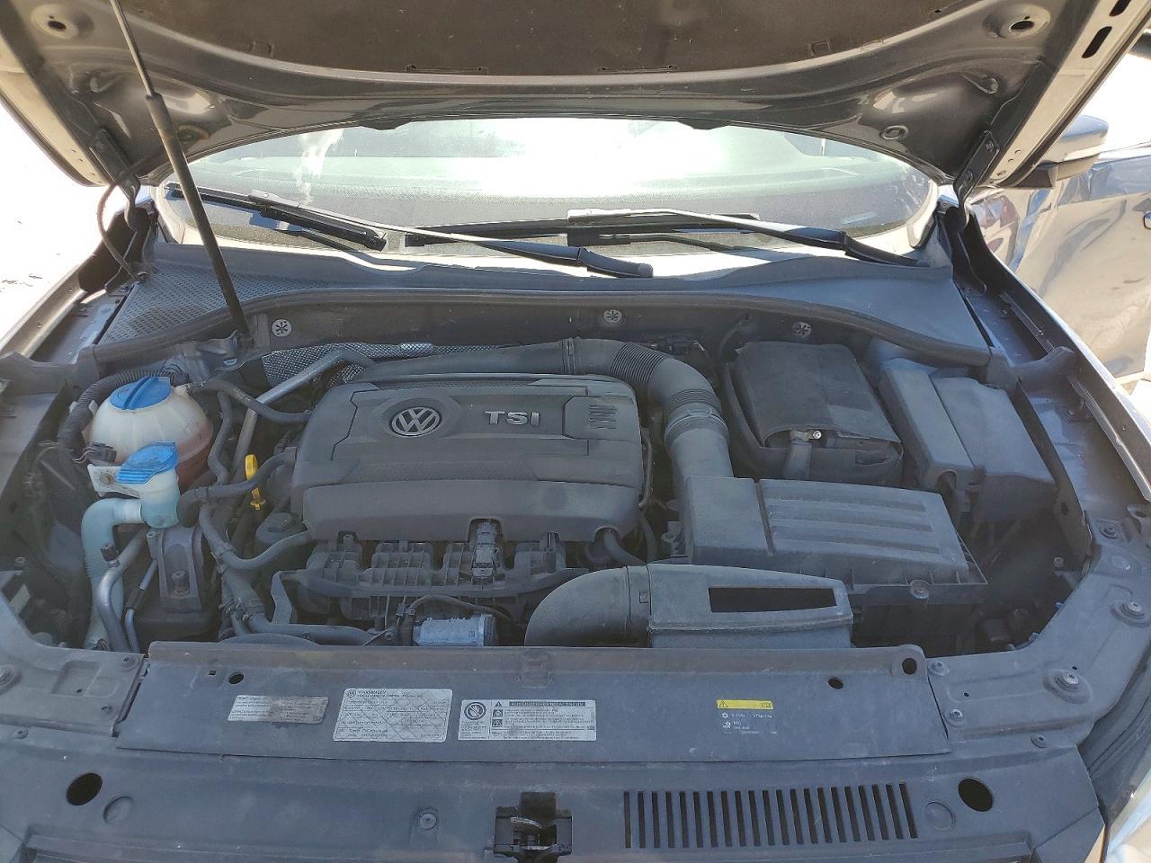2015 VOLKSWAGEN Passat