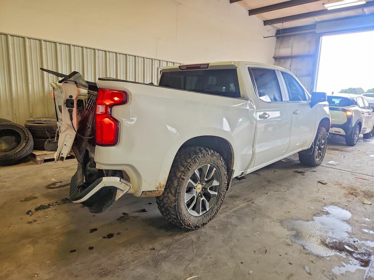 2024 CHEVROLET Silverado
