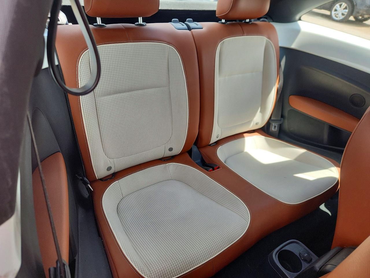 2015 VOLKSWAGEN Beetle