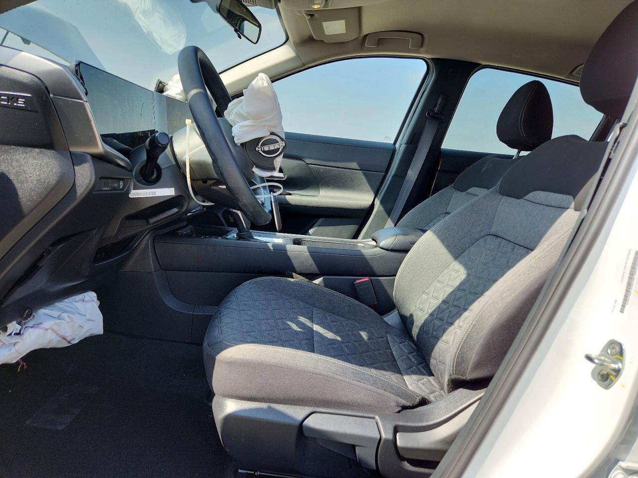 2026 NISSAN KICKS