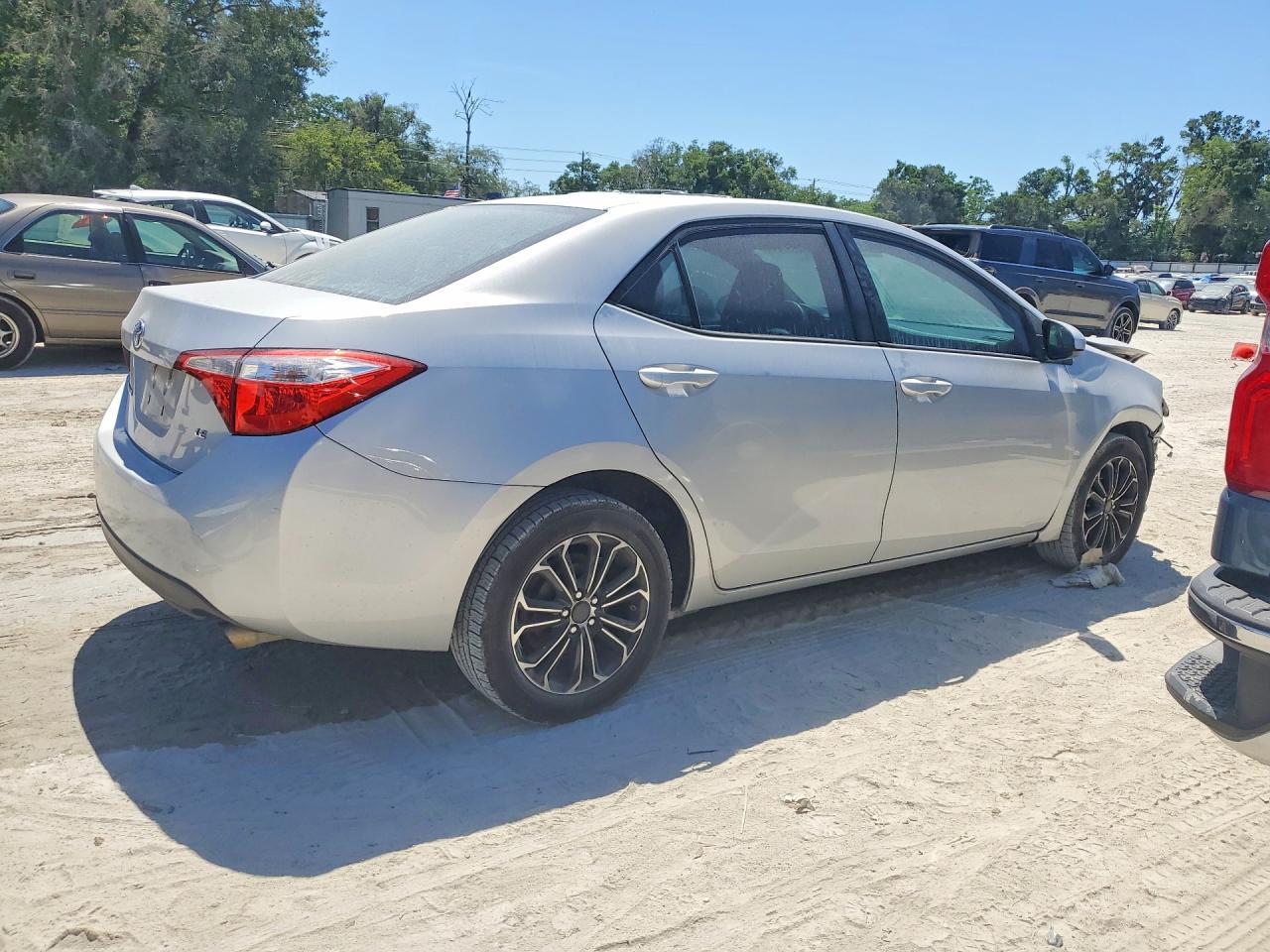 2015 TOYOTA COROLLA
