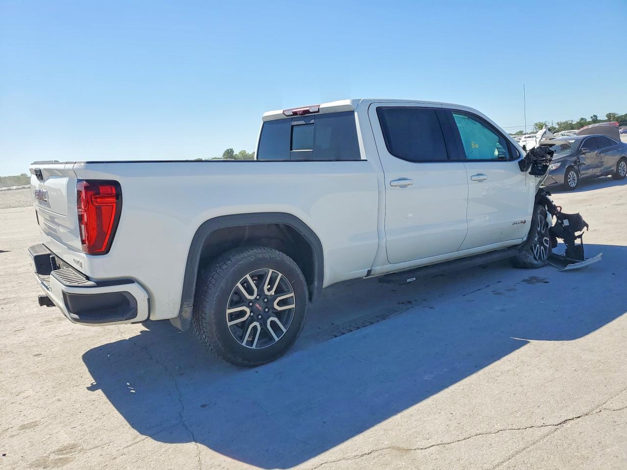 2023 GMC Sierra