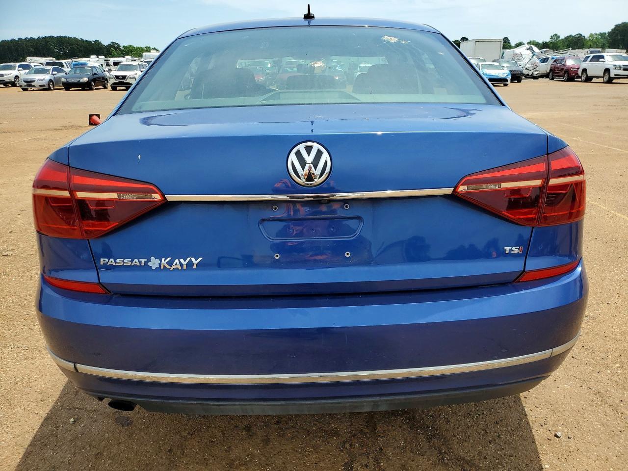 2017 VOLKSWAGEN Passat