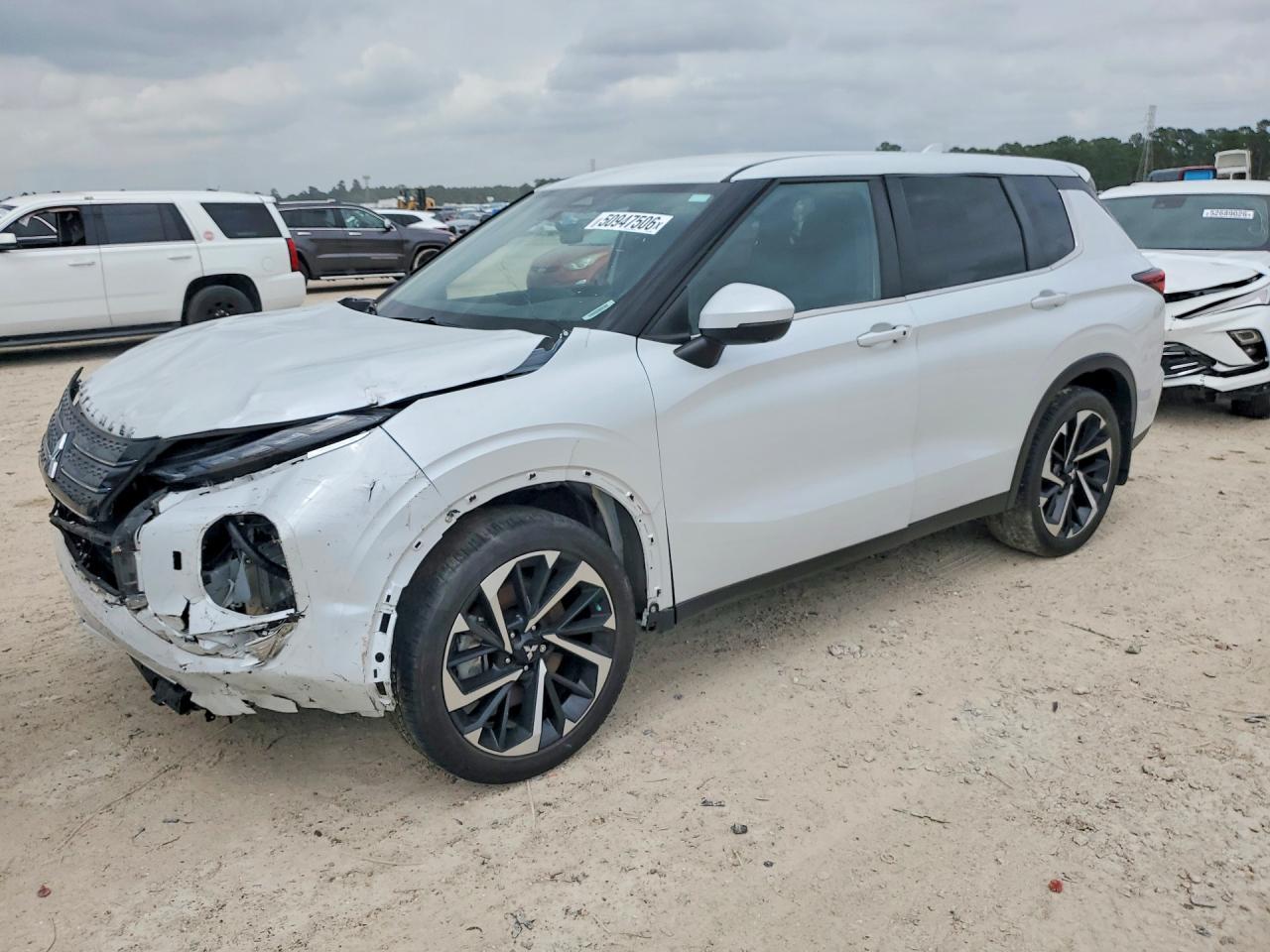 2023 MITSUBISHI outlander