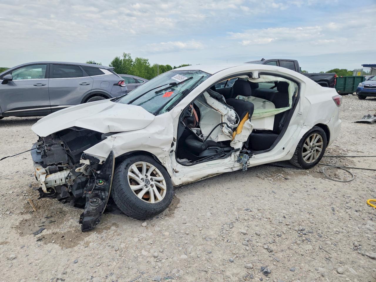 2013 MAZDA 3