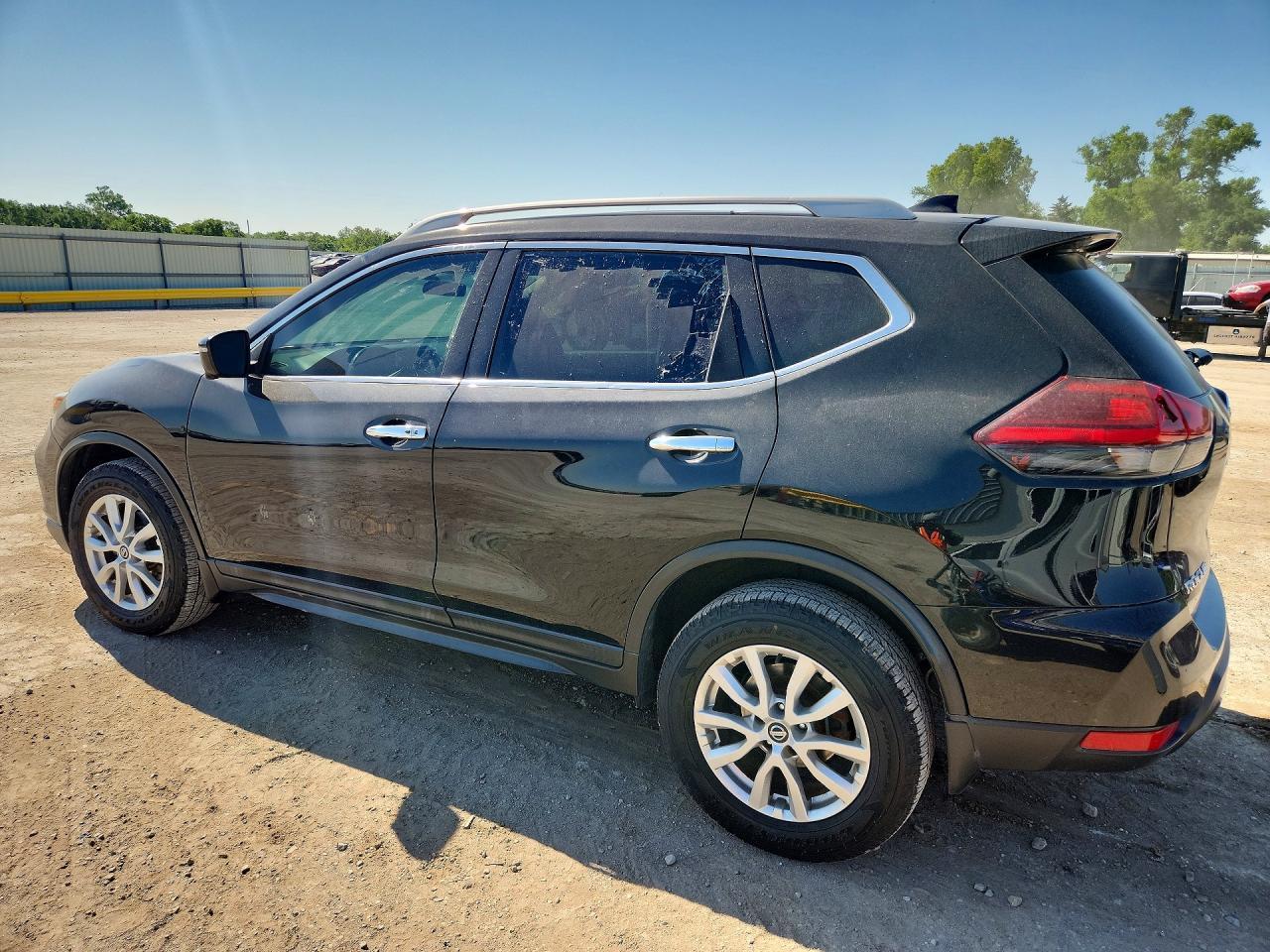 2017 NISSAN ROGUE